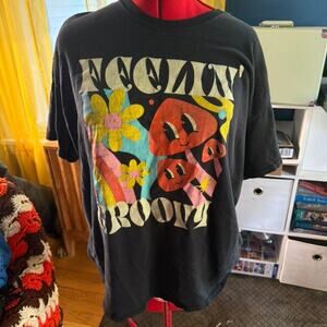 Distressed tee size xl these